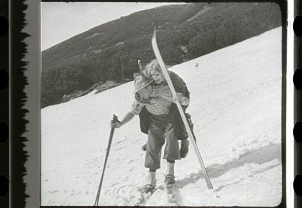 „Wiosna narciarzy”, reż. Adam Krzeptowski, Polska 1934, 9’, zasoby FINA